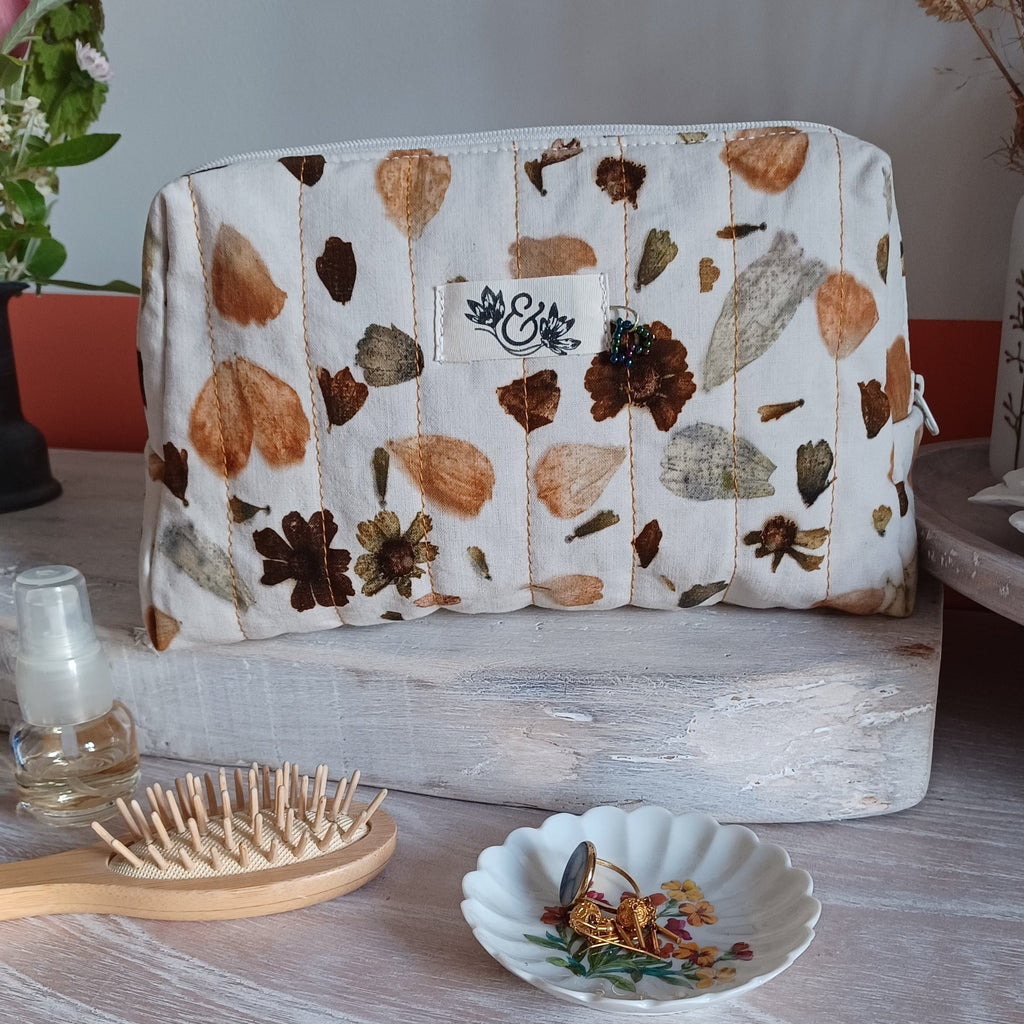 La Trousse de toilette Crocus et Colchique