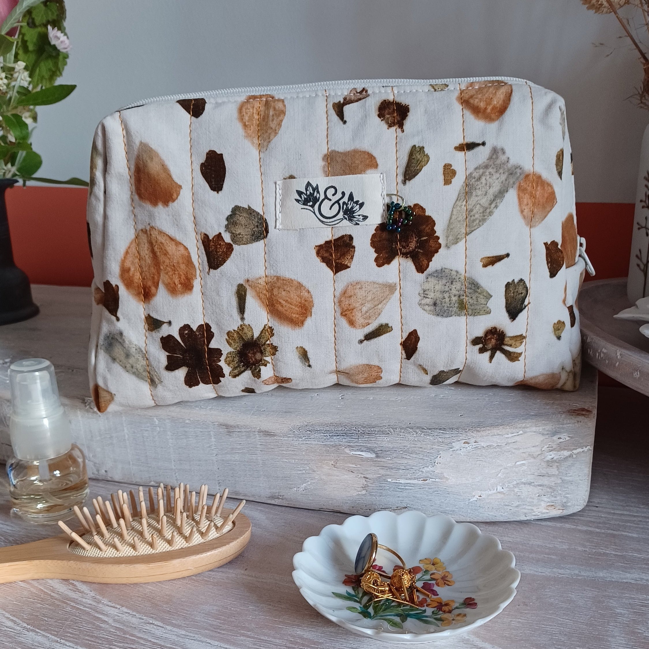 La Trousse de toilette Crocus et Colchique